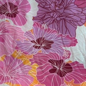 Hibiscus Pinks and Purple Top